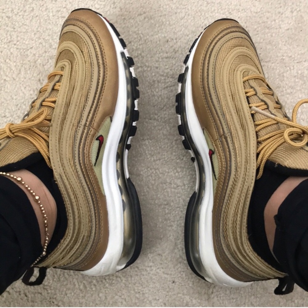 Air Mac 97 gold metallic size 8 women’s